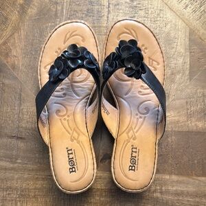 Born Kornelia Women's Black Floral Sandals NIB size 10